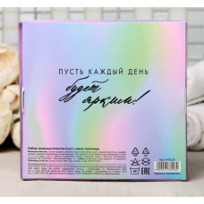 Подарочный набор Shine Bright, мыльные розы 3 шт., 2 свечи, полотенце